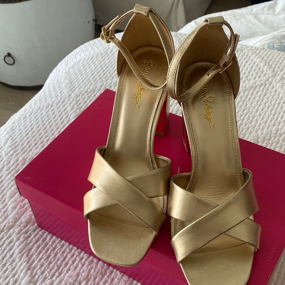 Lilly Pulitzer Metallic Gold Heels - Picture 4 of 7